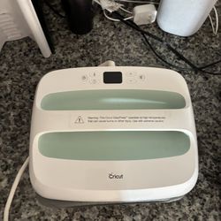 Cricut Iron