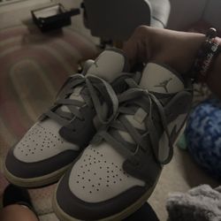 Air Jordan 1 Women’s Low Vintage Grey 