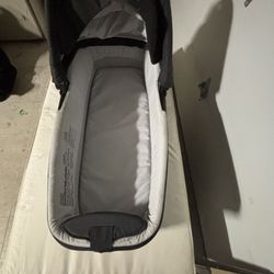 Nuna bassinet