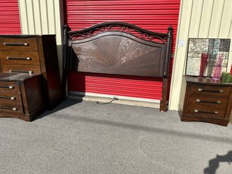 Dade Queen Size Bedroom Set