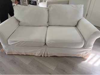 White Love sofa