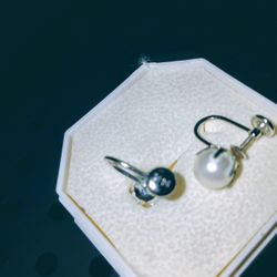 Vintage 14K White Gold Screw Back Earrings 