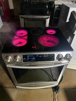 Samsung Electric Flat Oven Range with warm drawer / Good working condition / Estufa electrica