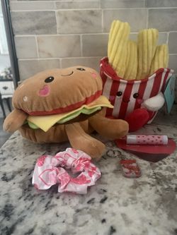 Cute Plush Valentines Day gift set