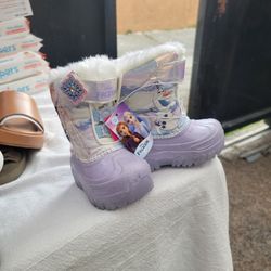 Botas De Nieve Size 5