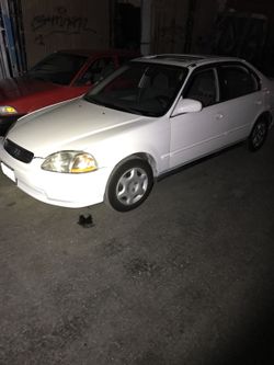 Old junks you don’t need just taking your parking spot I’ll pick for free or buy them