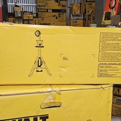 Dewalt Tripod Light
