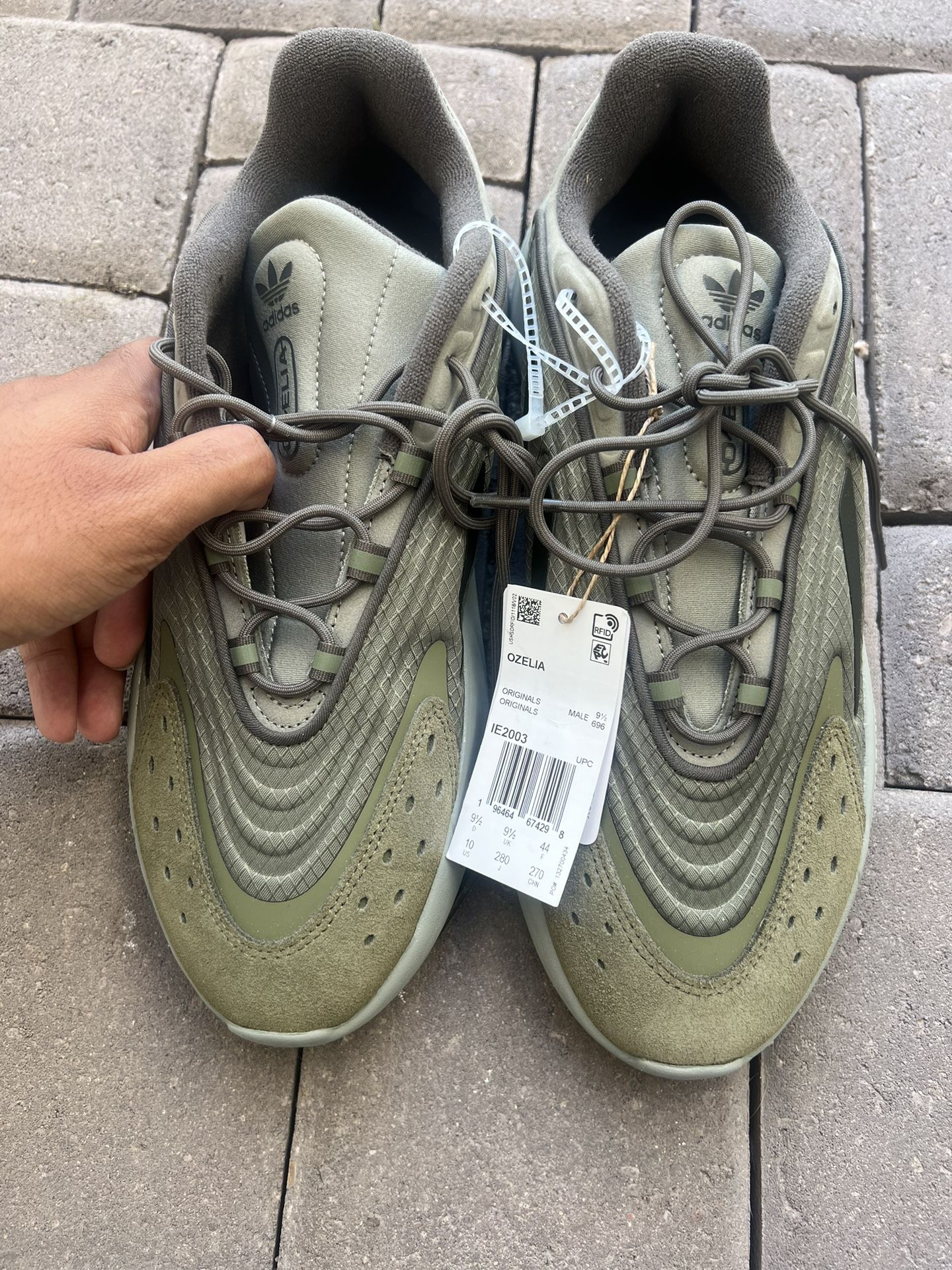 Adidas Ozelia Size 10