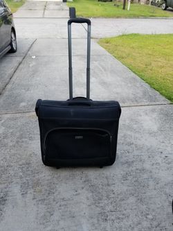 Kenneth Cole luggage with wheels