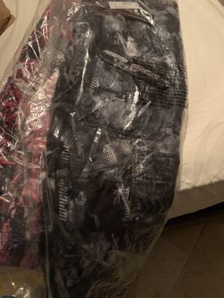 Boys size 10-12 medium snow pants