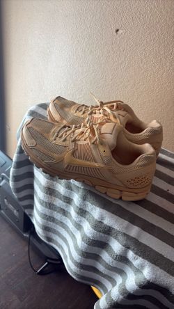 Nike Zoom Vomero  “Celestial Gold”