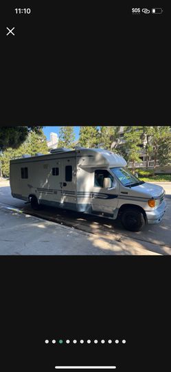 2004 RV Motorhome With 29,000 Miles