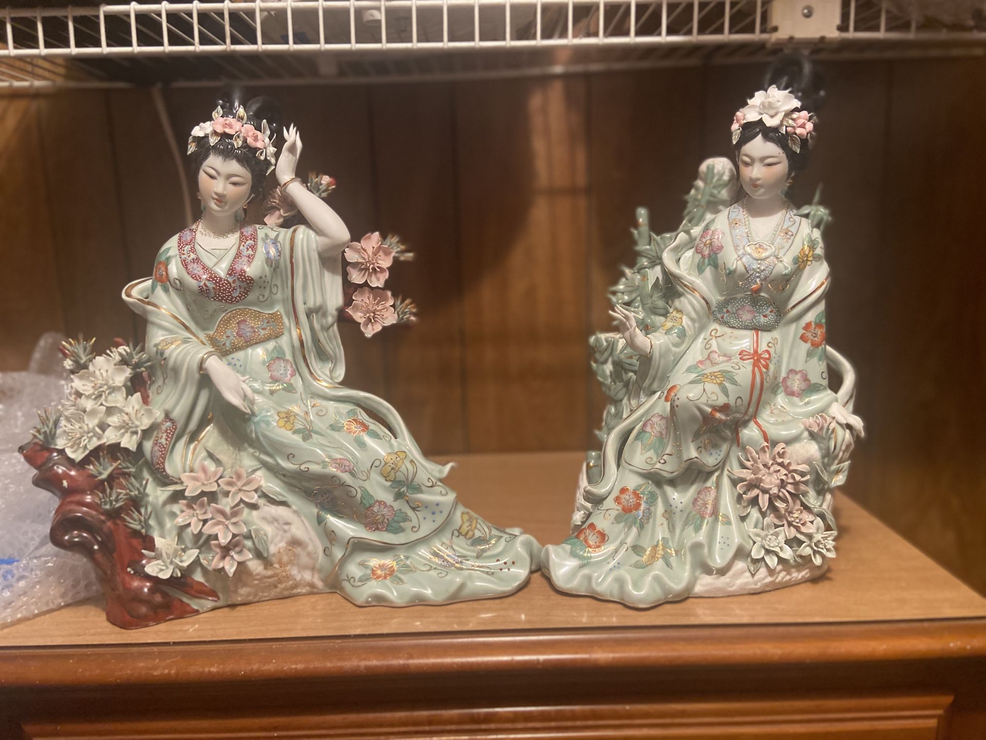 Geisha Statues