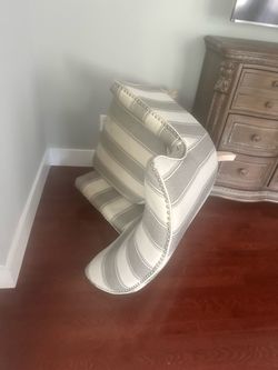 Accent chair free