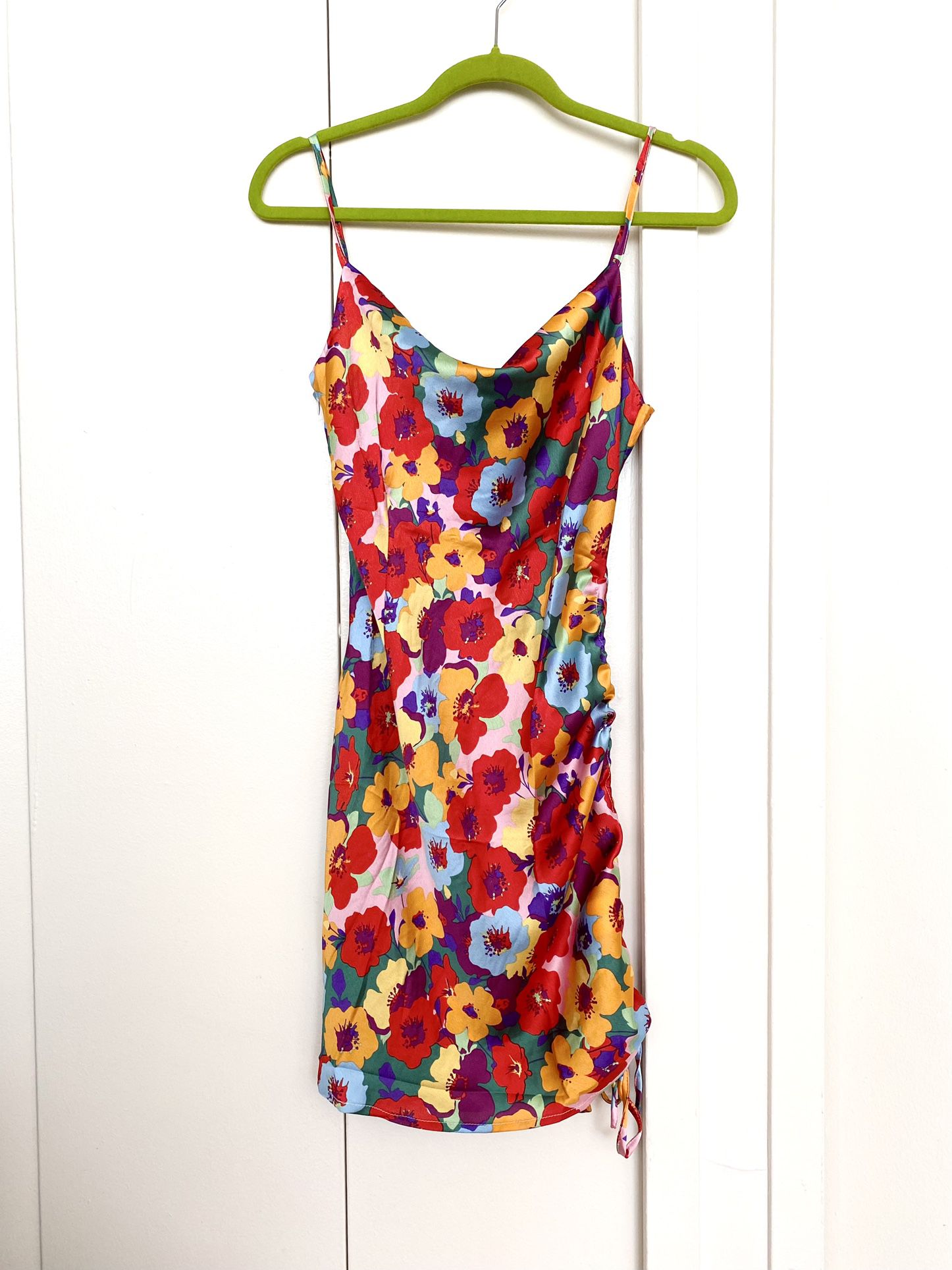 NEW Bright Floral Print Ruched Mini Dress