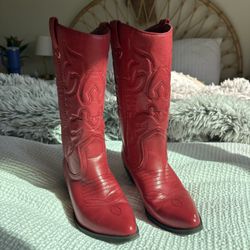 Red cowgirl boots Size 7