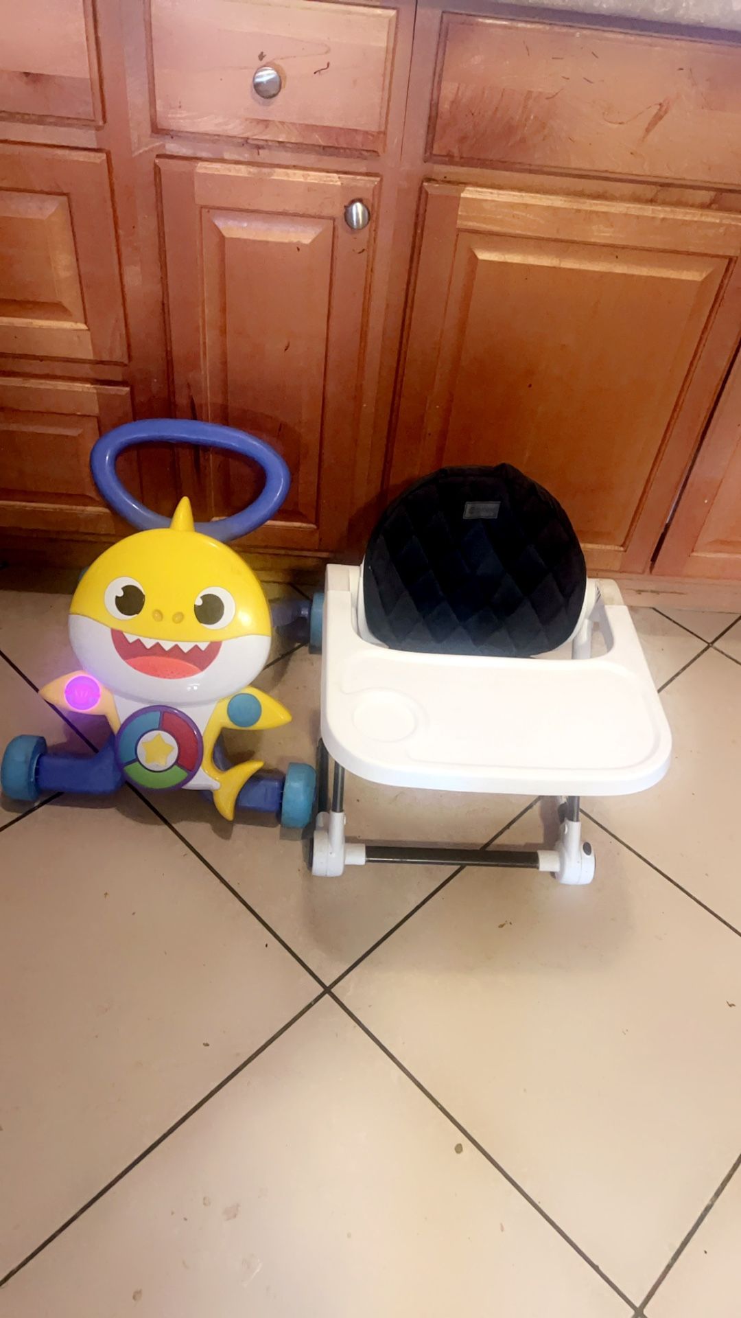 Baby Shark  Walker And Feed Chair 