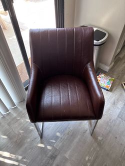 Dining chairs (4)