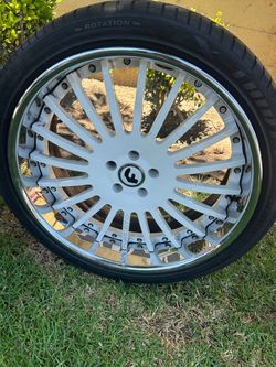 Forgiato Multi-Spoke Wheel with Tire