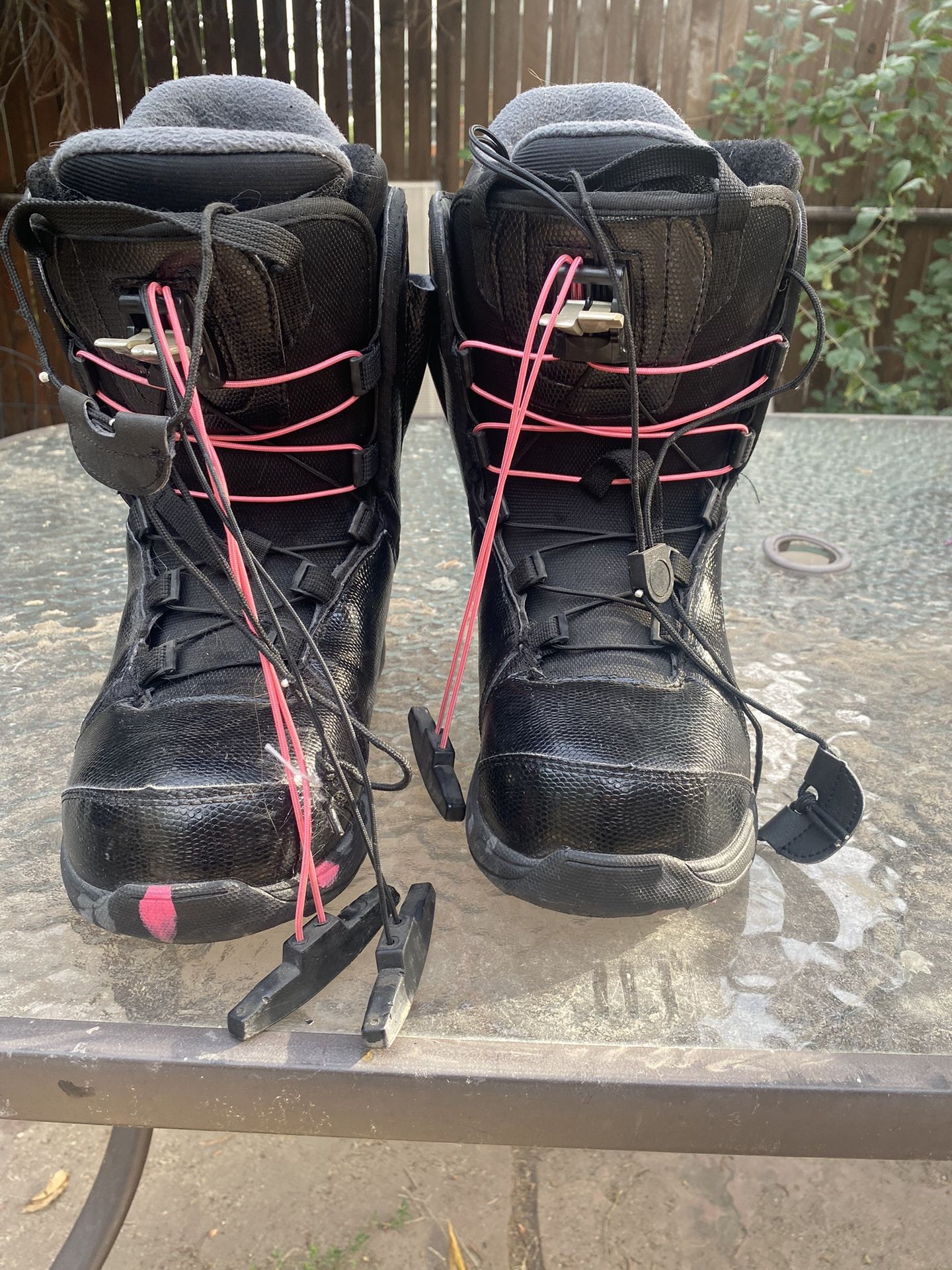 Sims Omen US Size 7 - Women’s Snowboard Boots