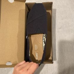 Womens Tom’s Shoe