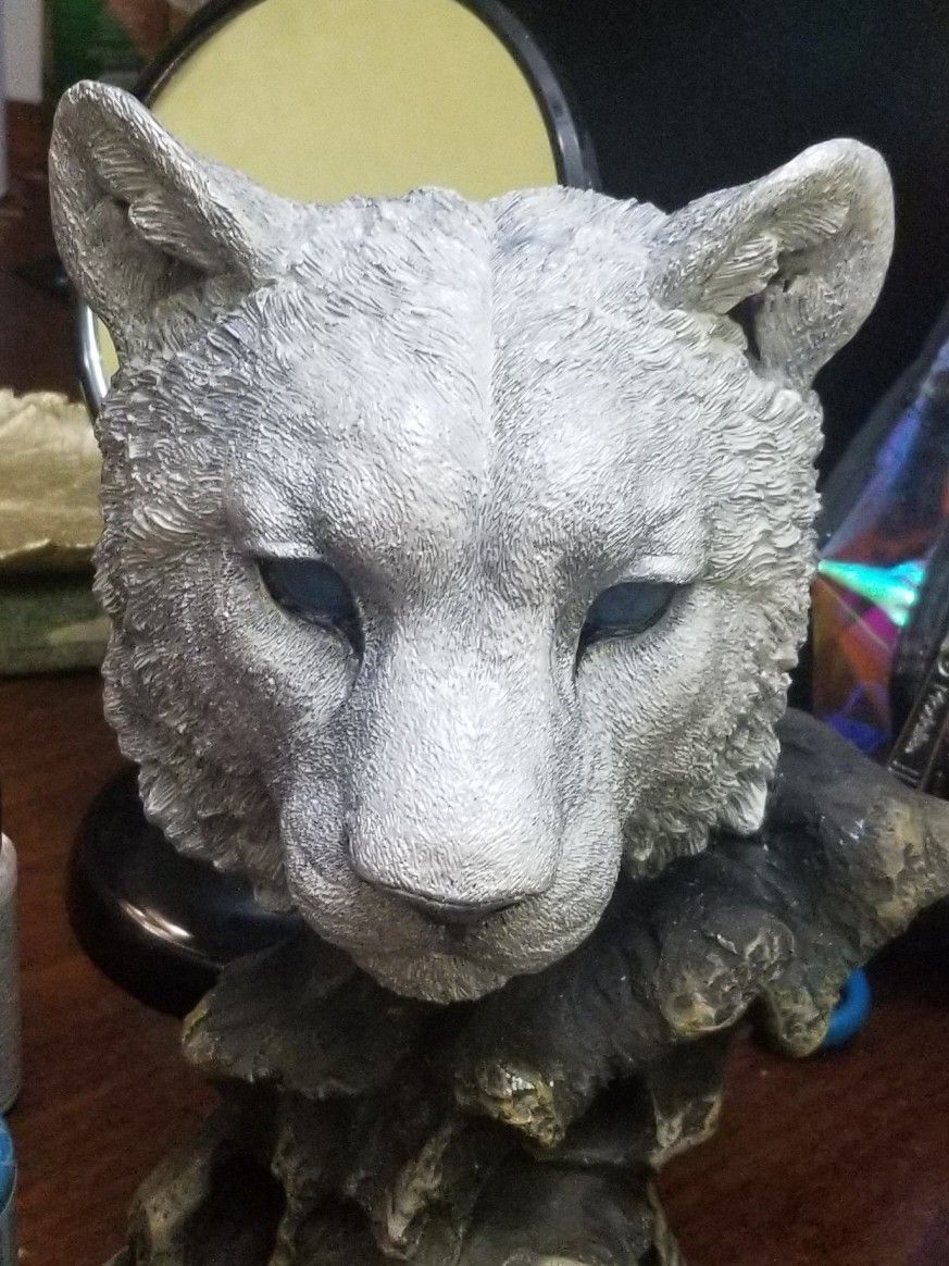 Snow Leopard Statue