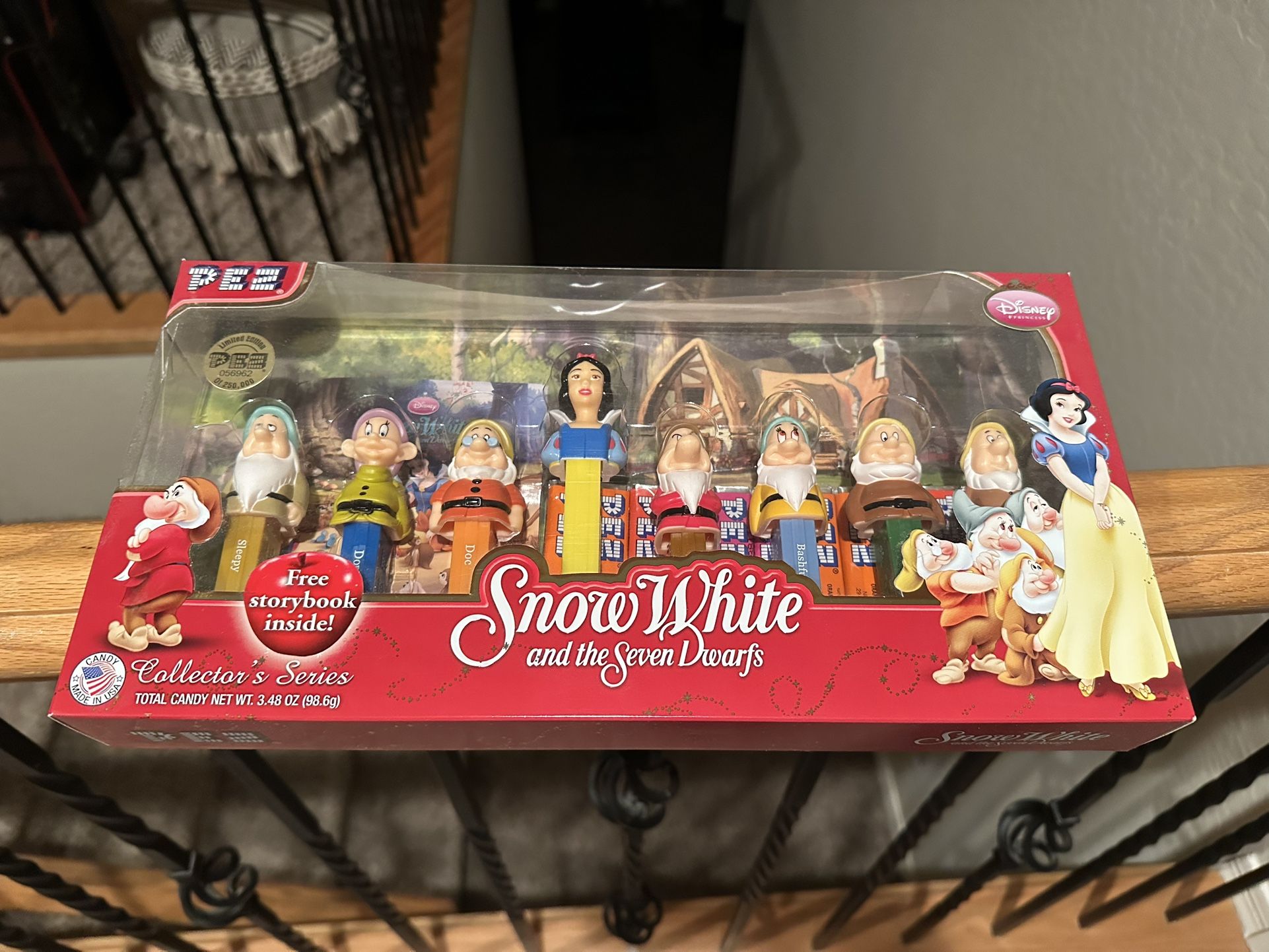 Snow White And 7 Dwarfs Pez