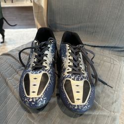Men’s cleats size 7.5