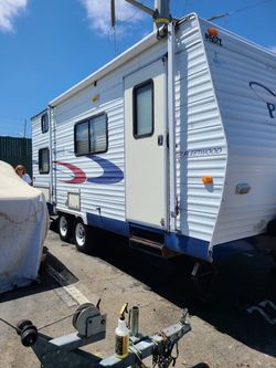 2005 Fleetwood Pioneer