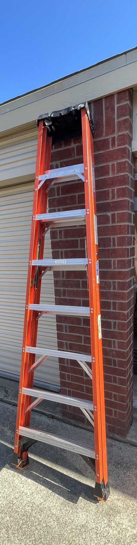 Werner 8ft Fiberglass Ladder 300lb Capacity