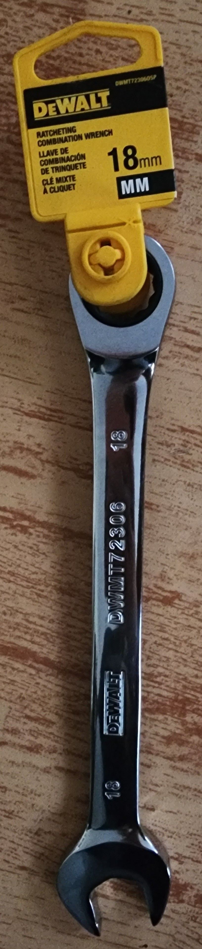 Ratcheting Combination Wrench