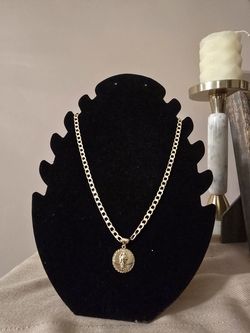 Cadena con medalla de san benito de oro laminado de excelente calidad