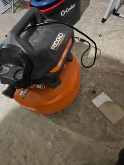 RIDGID 6 Gallon Air Compressor