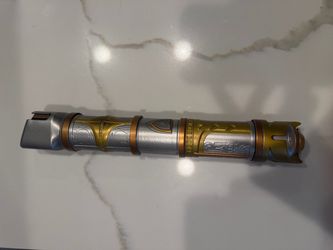 Disneyland Star Wars lightsaber Savis Workshop