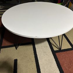 Round coffee table