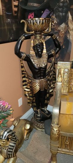 Cleopatra's Nubian Guard Large-Scale Statue