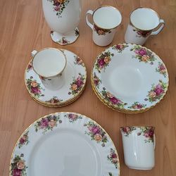 ROYAL ALBERT OLD COUNTRY ROSES