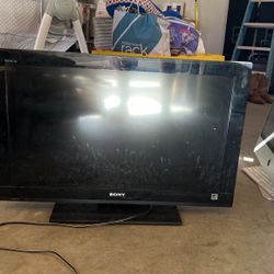 31”x19” Sony TV $20