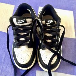 Nike - Panda Dunks Size 2Y