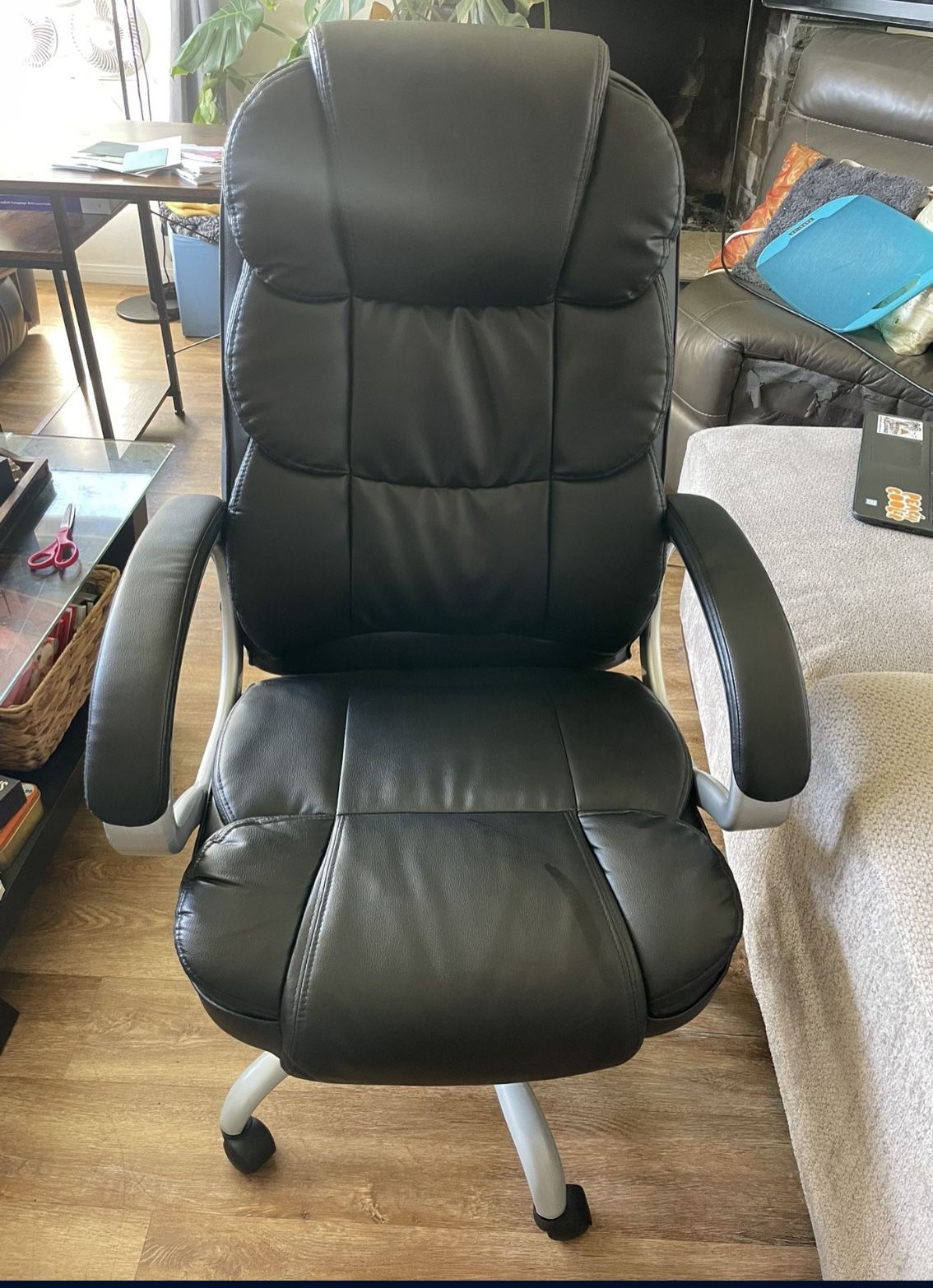 Comfy Desk Chair for Sale in San Diego, CA OfferUp