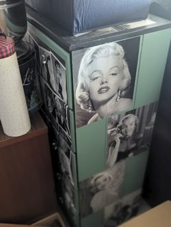 Marilyn Monroe Dresser