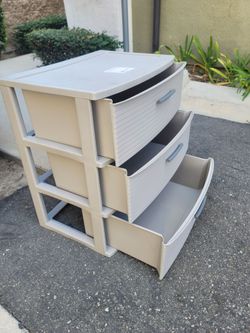 3-Drawer Plastic Storage Dresser