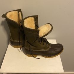 Brand New Women’s Size 7 Shearling Lined Insulated Boots