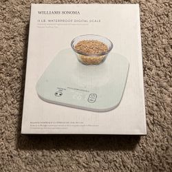 williams sonoma Waterproof digital scale 11 lb 