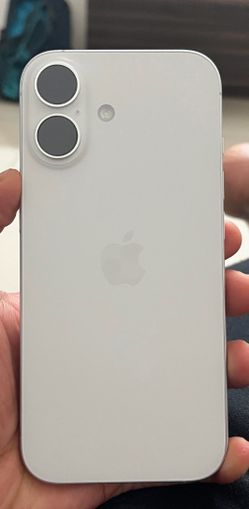 Open box iPhone 17e