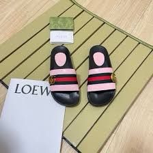 Gucci Pink Sandals 