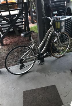 LADIES bicycle brand schwinn size 26
