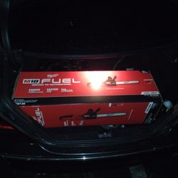 Milwaukee M18 Fuel Brushless Cordless Chainsaw 16 Inch Bar