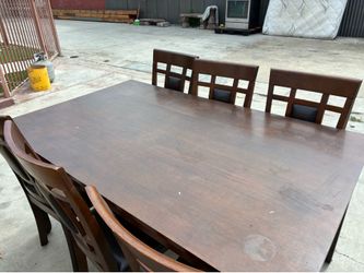 Table with 6 chairs