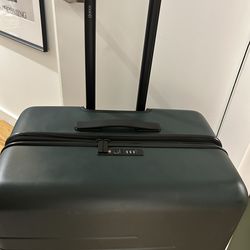 Expandable Large Check-In Suitcase
